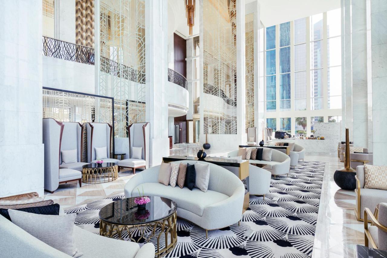 Wyndham Grand Doha West Bay Beach Zewnętrze zdjęcie The lobby of the hotel