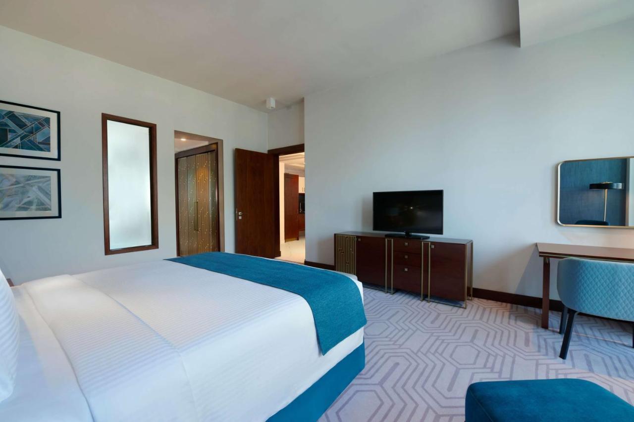 Wyndham Grand Doha West Bay Beach Zewnętrze zdjęcie A bedroom at the hotel