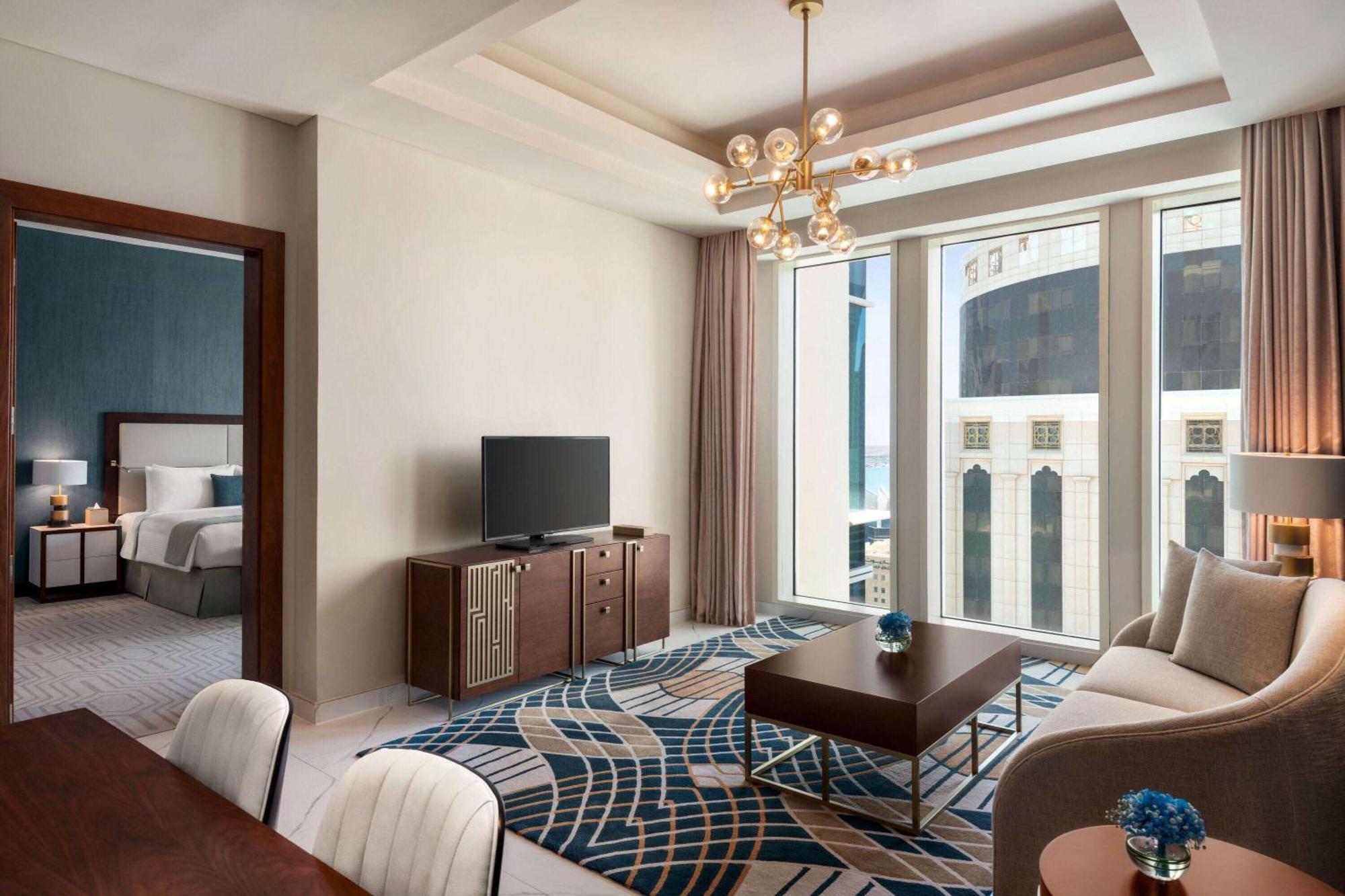 Wyndham Grand Doha West Bay Beach Zewnętrze zdjęcie A suite at the hotel